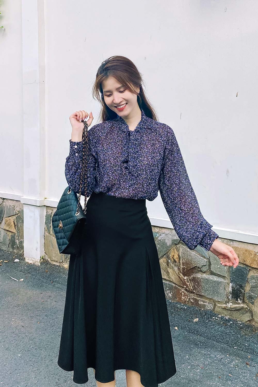 Áo sơ mi nữ voan hoa phối nơ cổ 