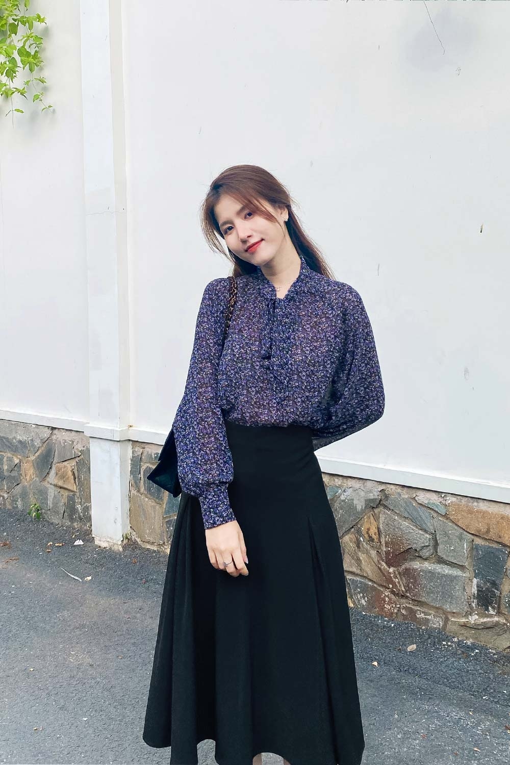 Áo sơ mi nữ voan hoa phối nơ cổ 