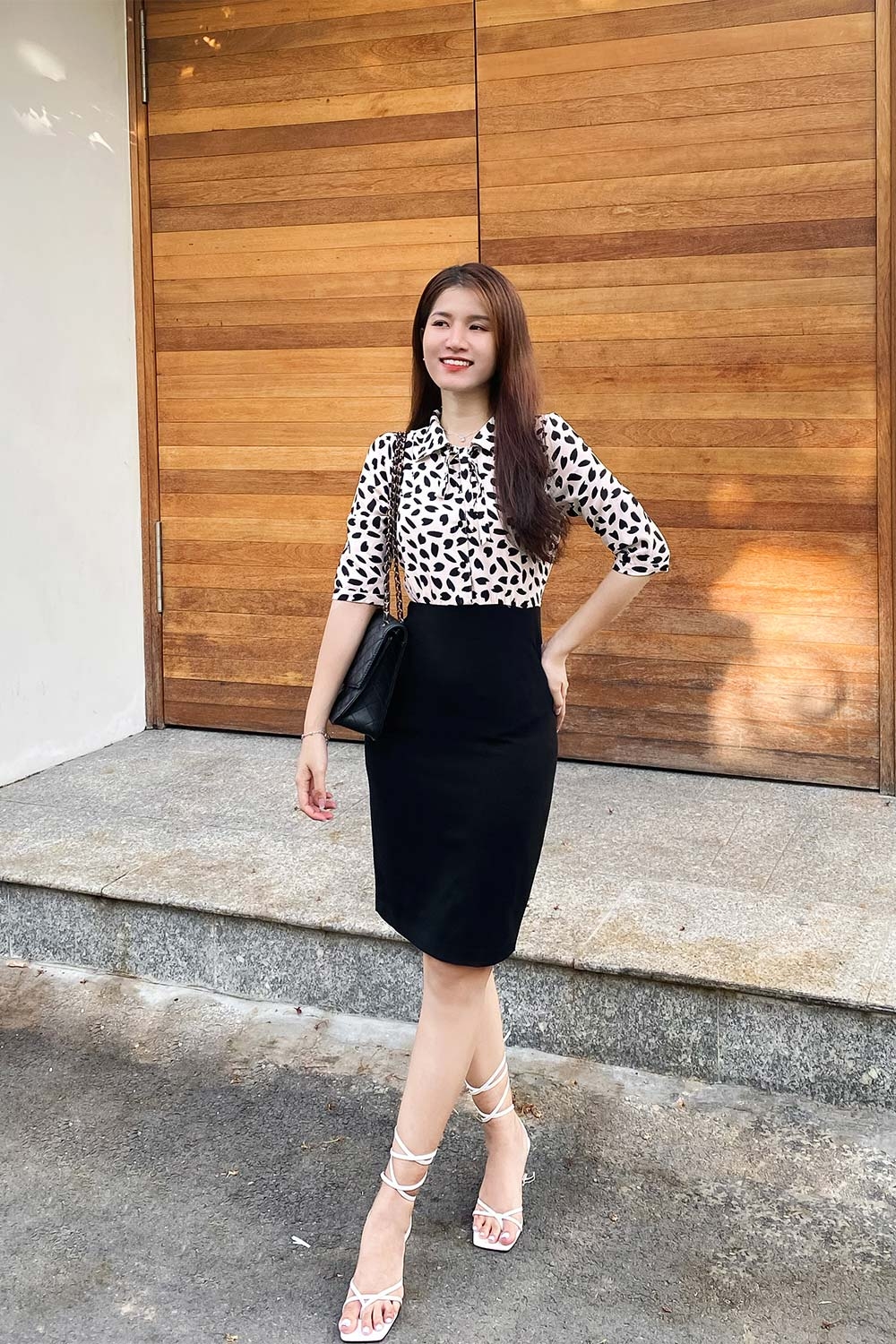 Đầm ôm công sở phối họa tiết 