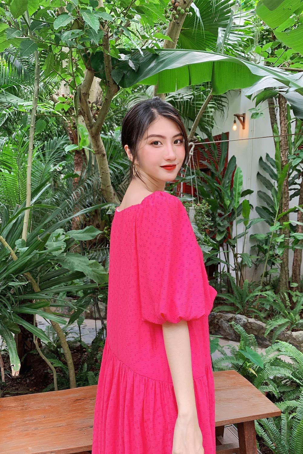 Đầm suông hạ eo xếp ly 