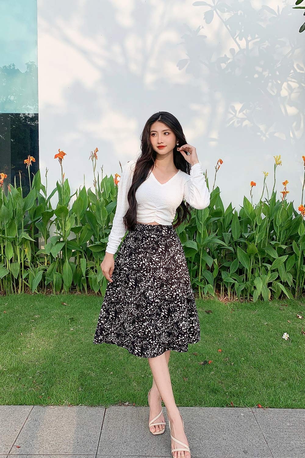 Chân váy công sở dáng xòe họa tiết 