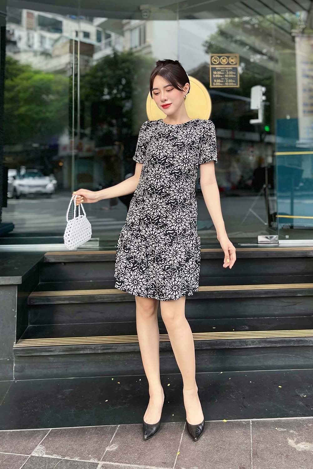 Đầm suông đuôi cá họa tiết 