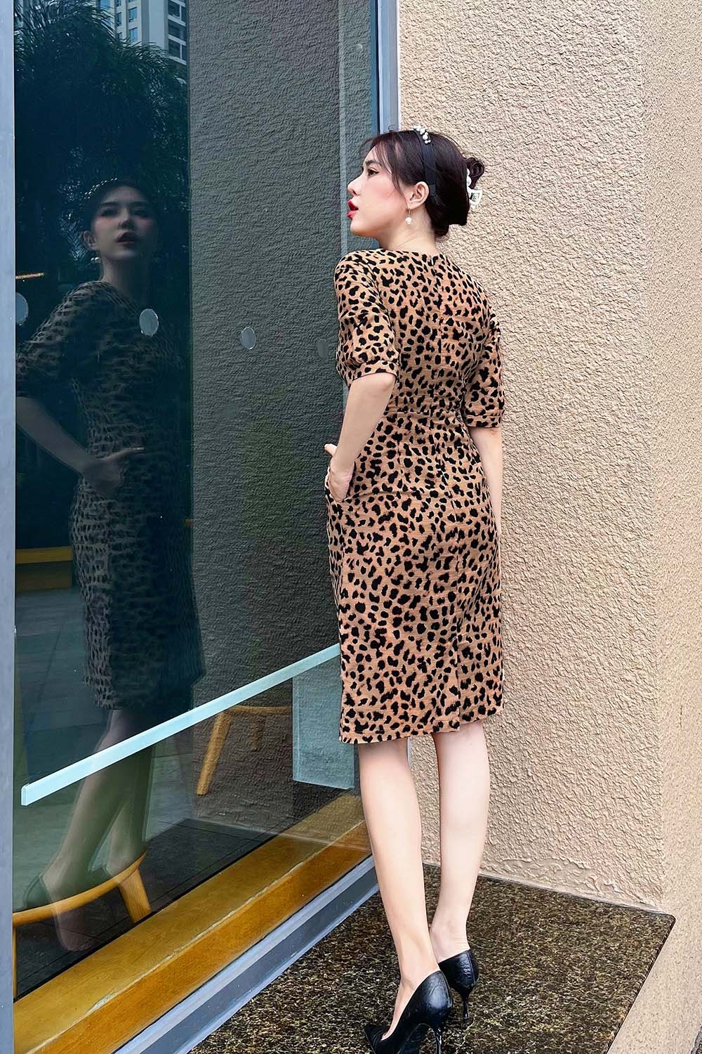 Đầm công sở dáng ôm họa tiết da beo 