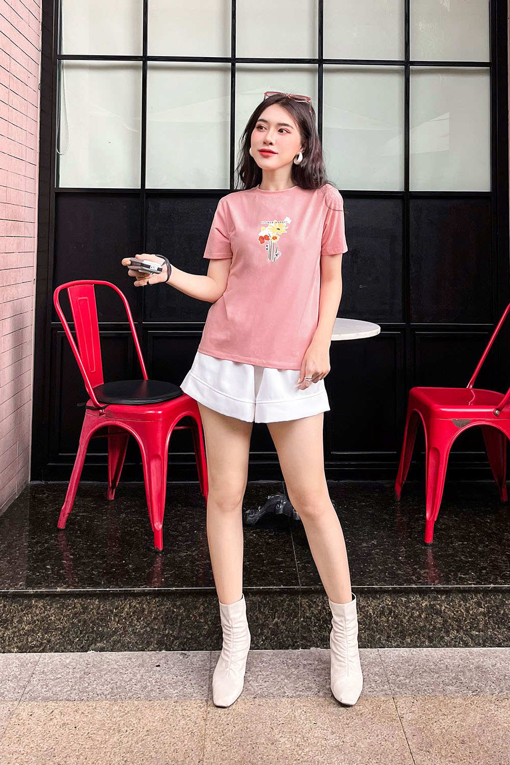 Áo thun nữ in họa tiết hoa 