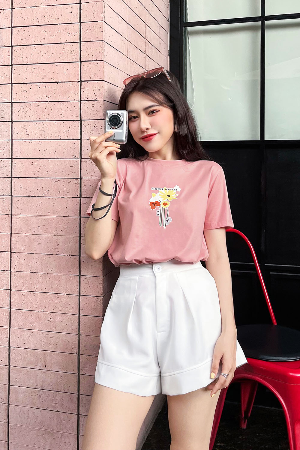 Áo thun nữ in họa tiết hoa 