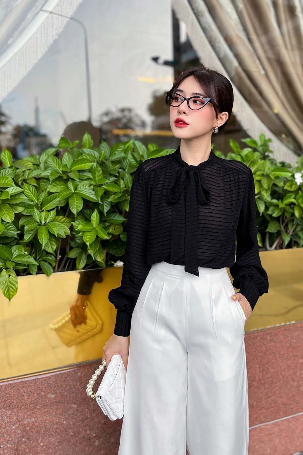 Áo sơ mi đen công sở cổ thắt nơ 