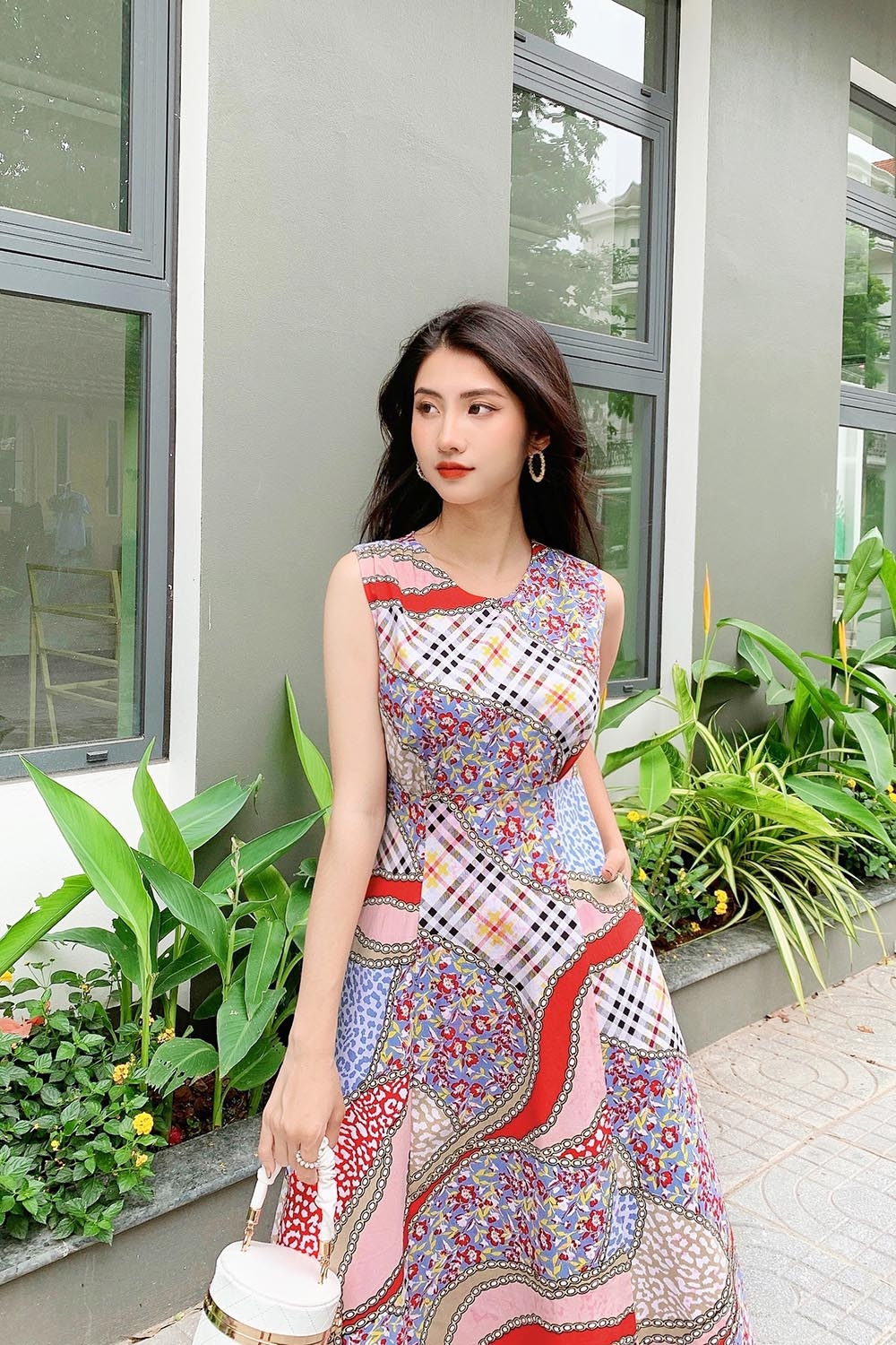 Đầm xòe sát nách họa tiết 