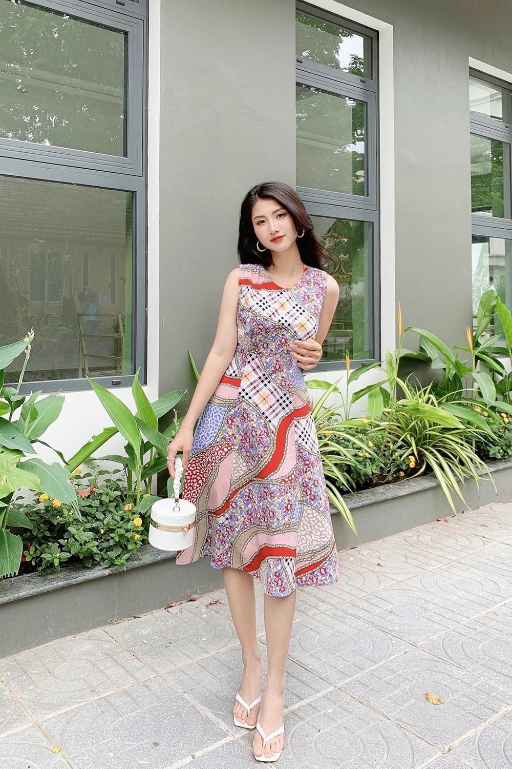 Đầm xòe sát nách họa tiết 