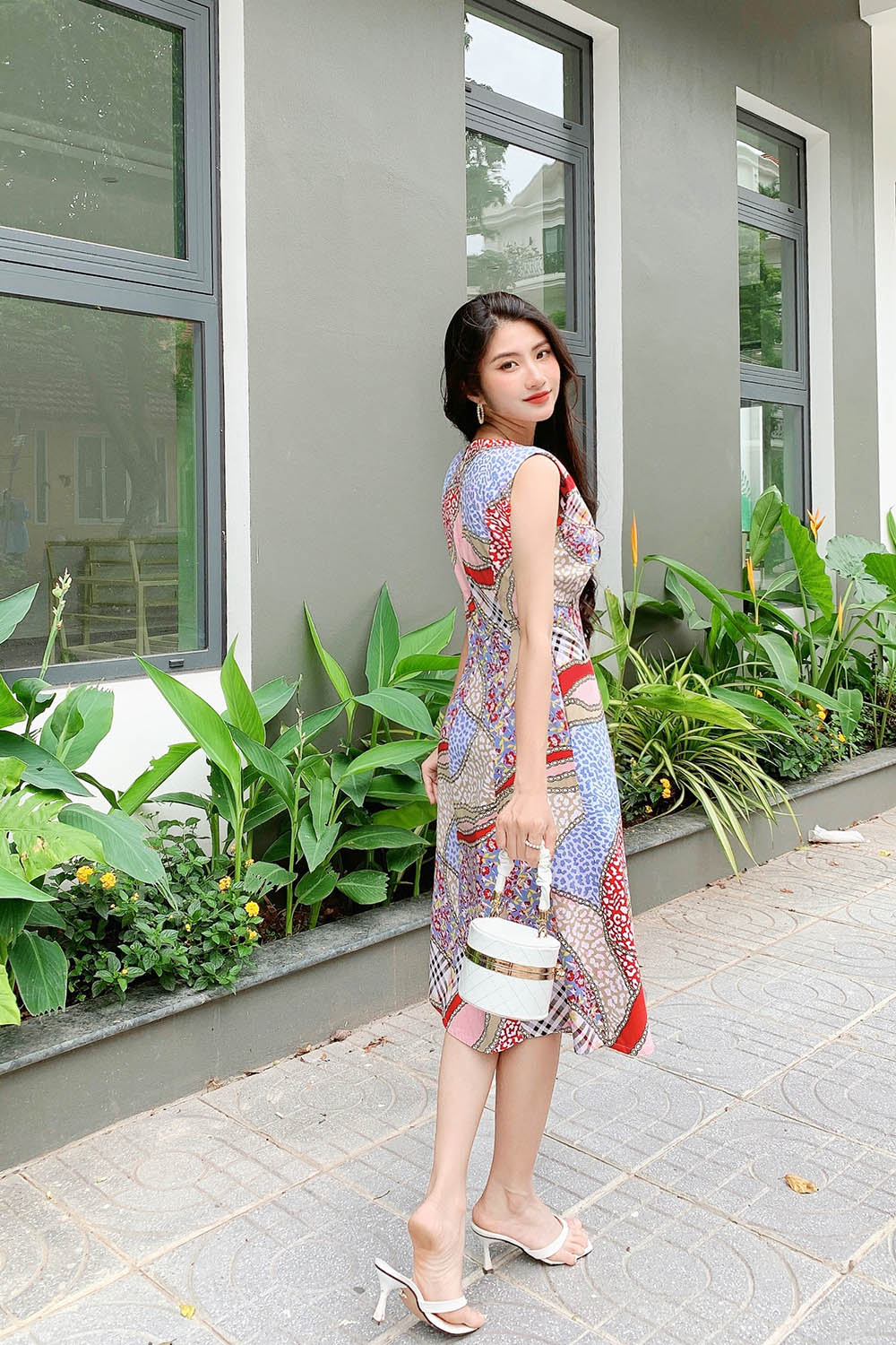 Đầm xòe sát nách họa tiết 