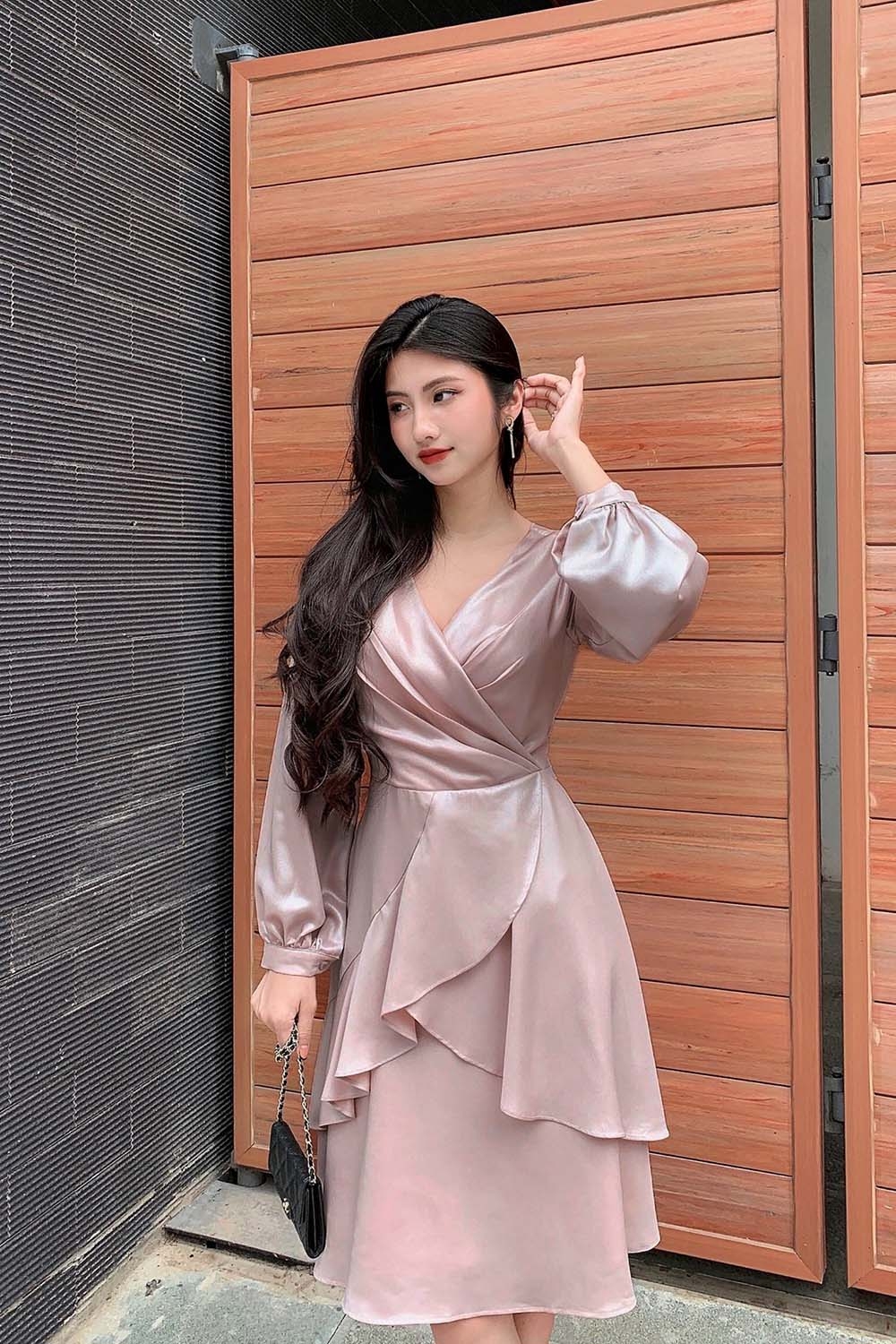 Đầm lụa dự tiệc dáng xòe tùng đắp chéo