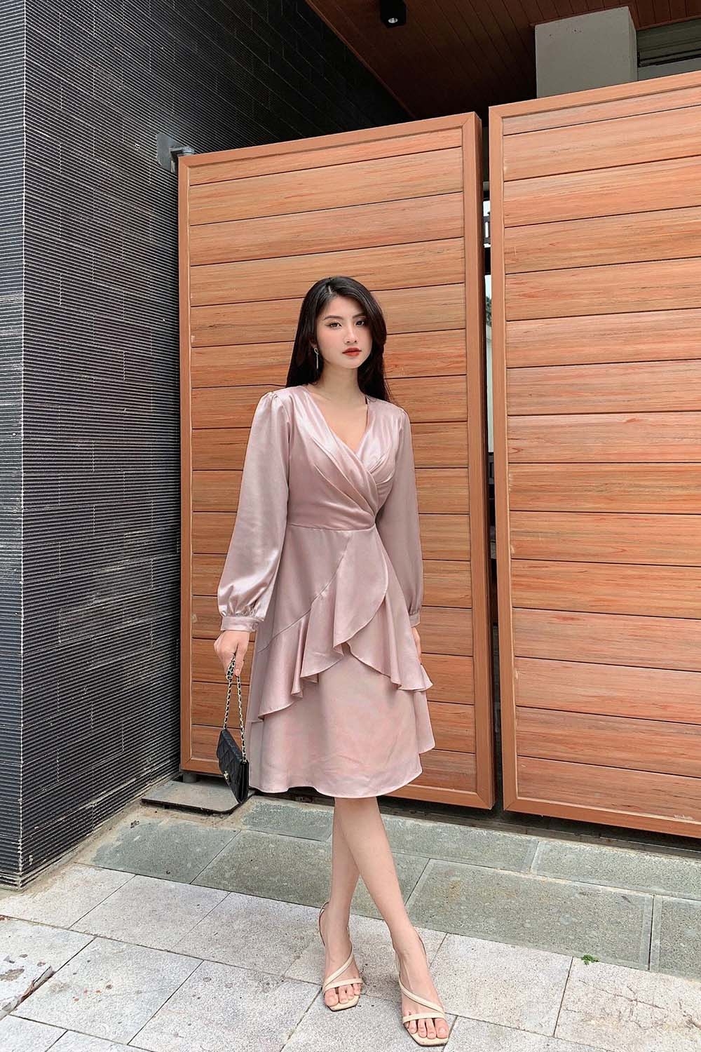 Đầm lụa dự tiệc dáng xòe tùng đắp chéo