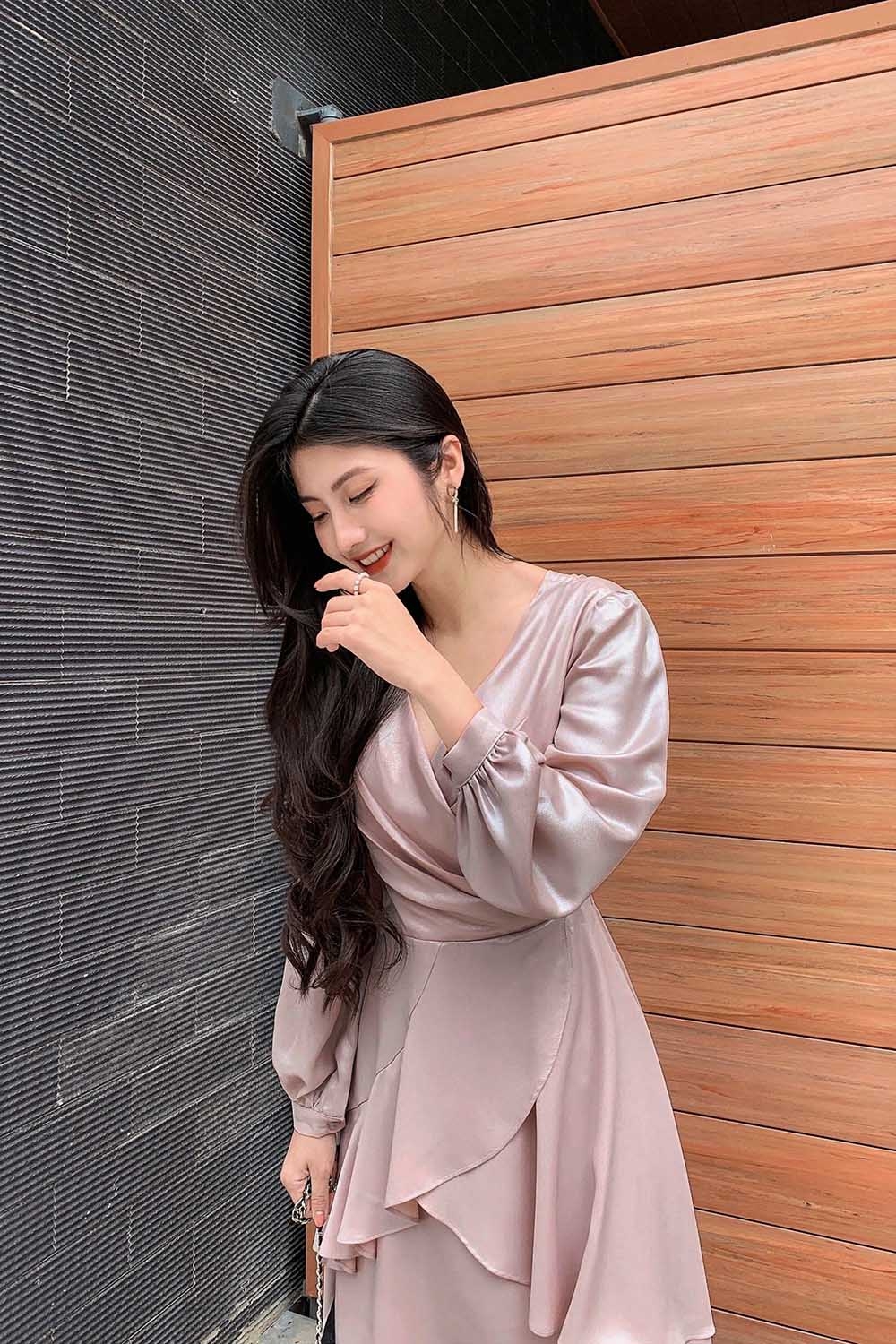 Đầm lụa dự tiệc dáng xòe tùng đắp chéo