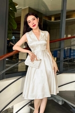 Đầm trắng dự tiệc dáng xòe không tay