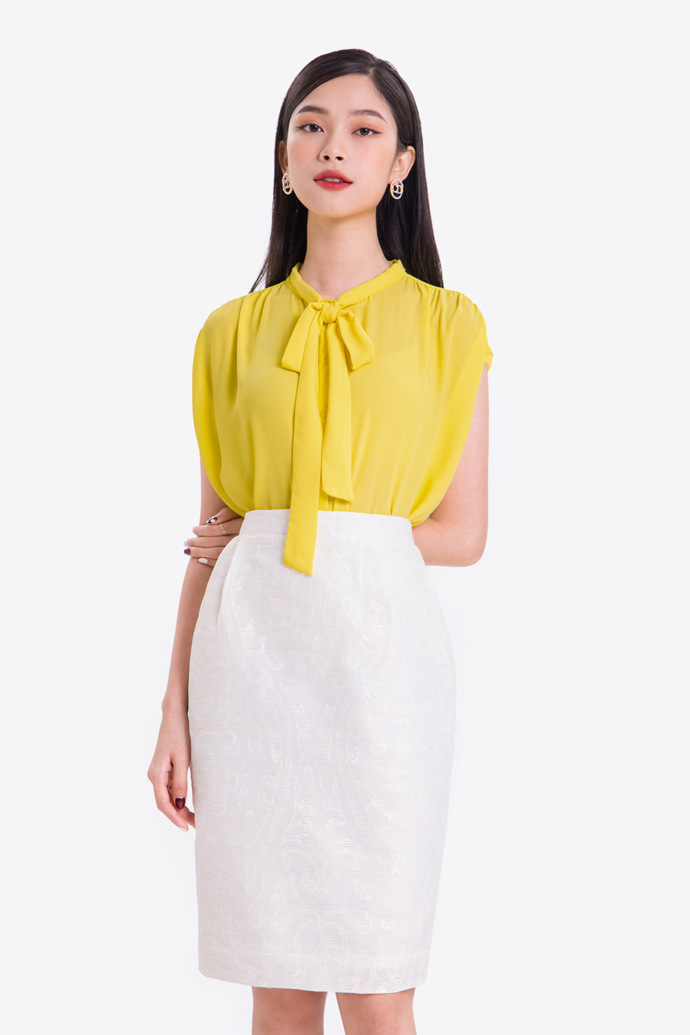 Áo sơ mi công sở nữ màu vàng cổ phối nơ