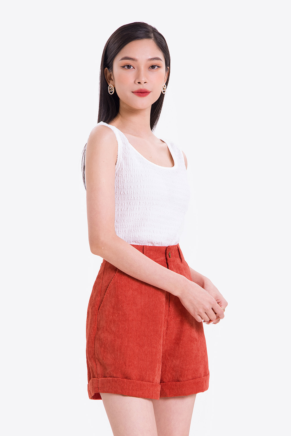 Áo thun trắng hai dây 