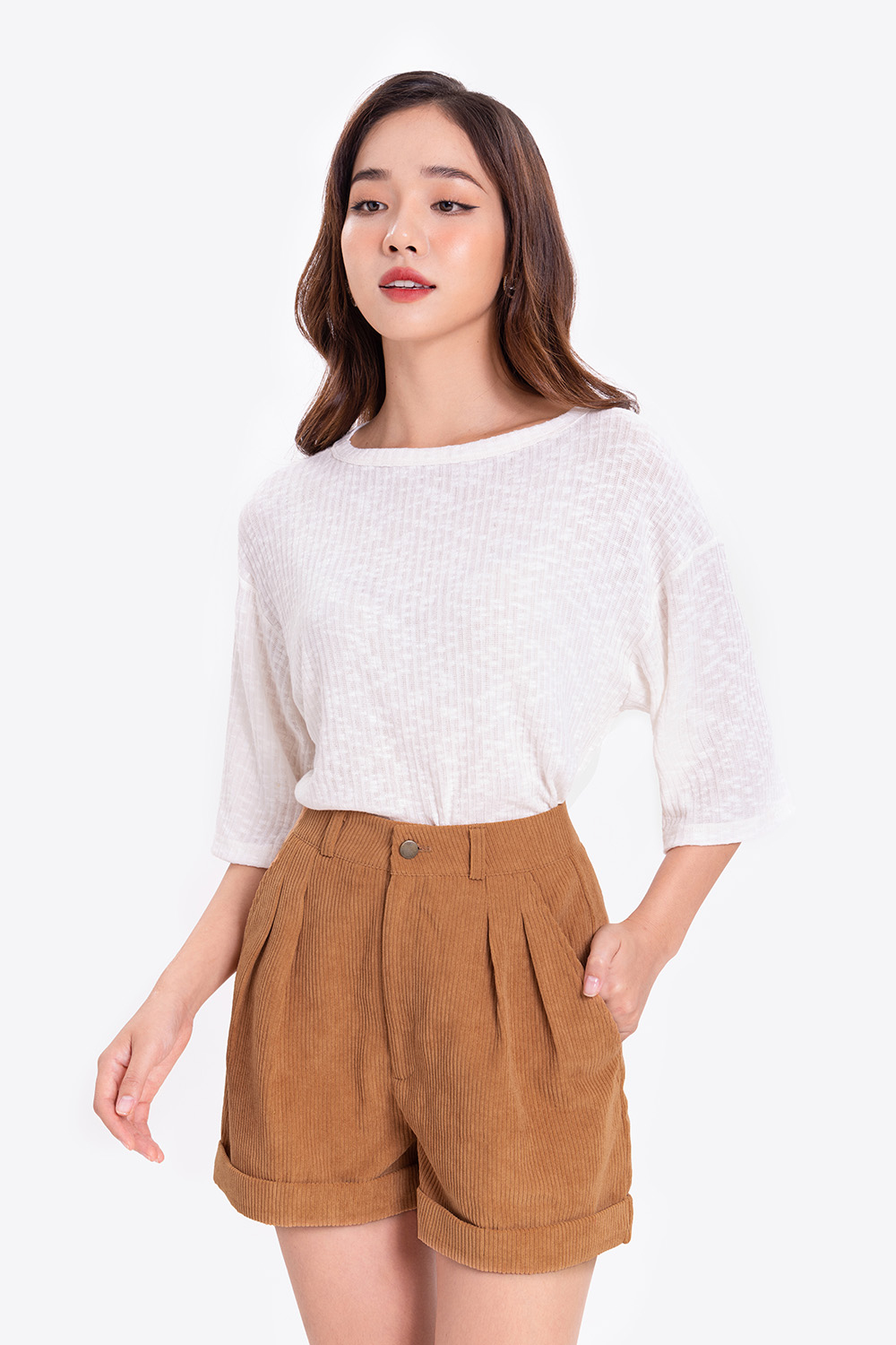 Áo thun nữ màu trắng ngắn tay 