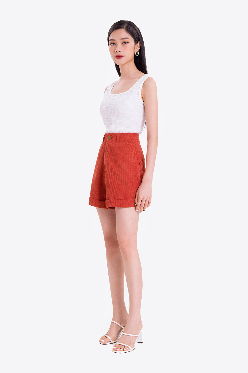 Quần đùi nữ nhung tăm 