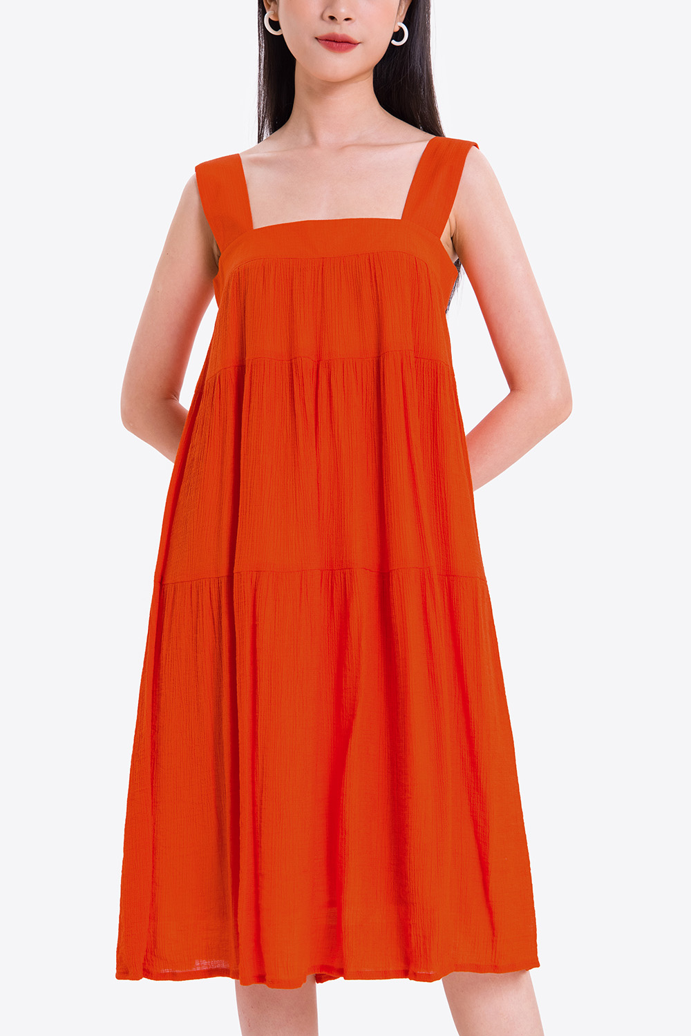 Đầm hai dây bản to dáng xòe 