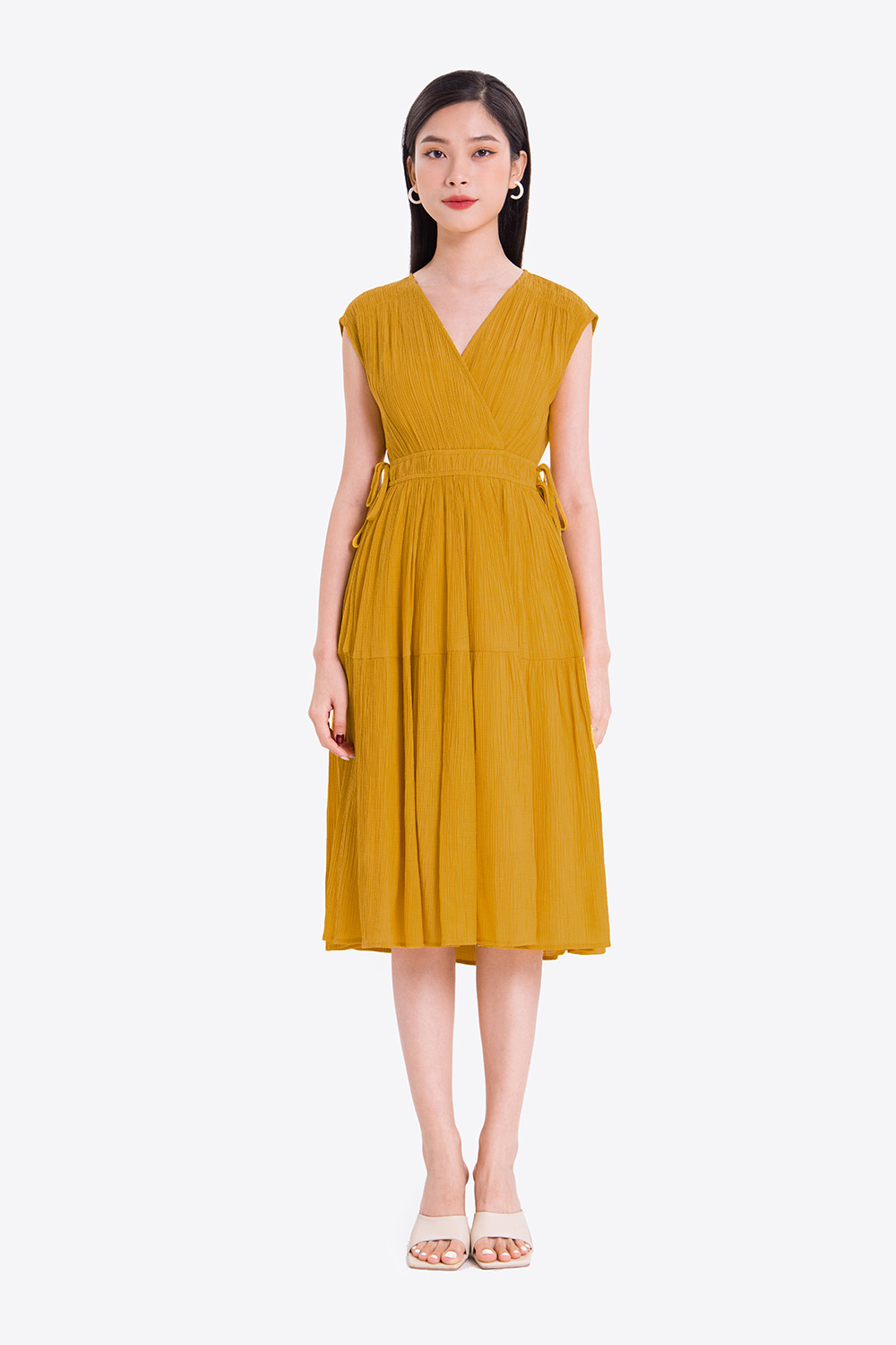 Đầm xòe xếp ly cổ V dây rút eo 