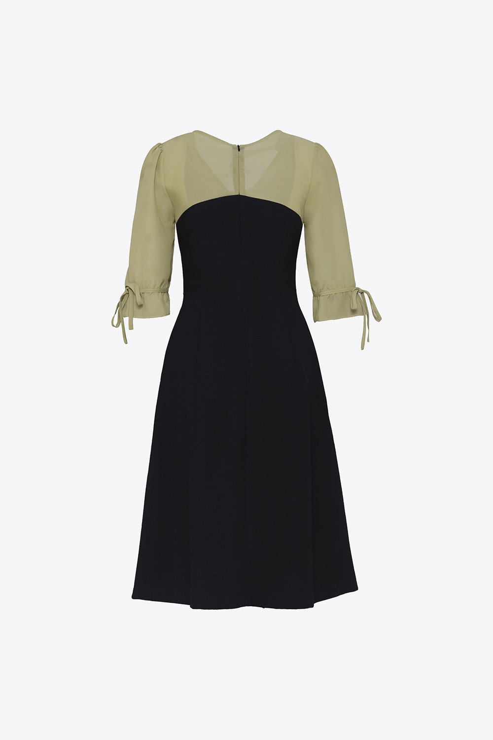 Đầm đen chữ A cổ V tay lỡ phối màu 