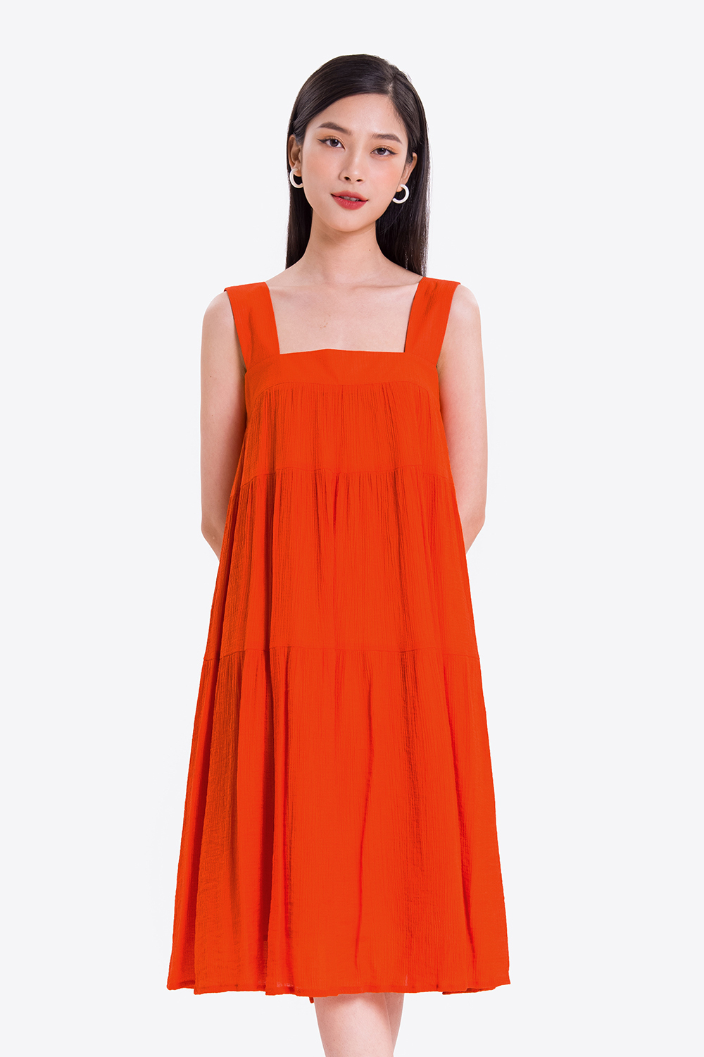 Đầm hai dây bản to dáng xòe 