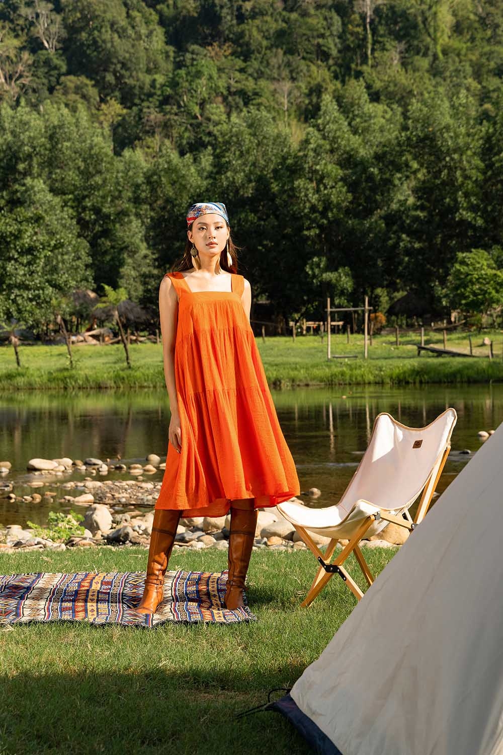 Đầm hai dây bản to dáng xòe 