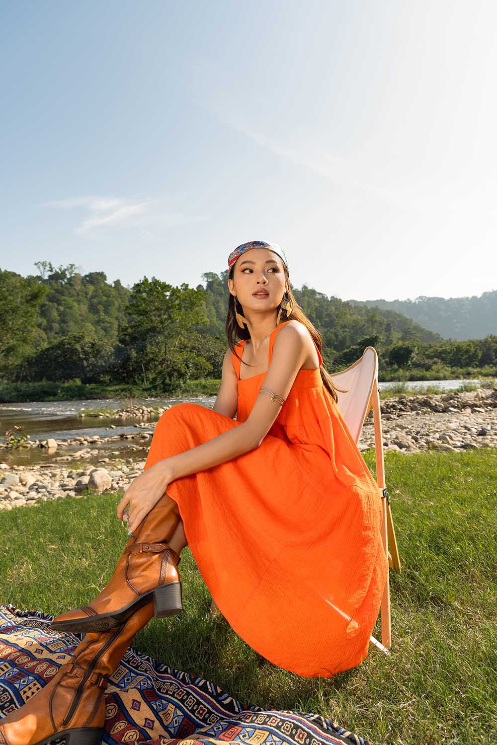 Đầm hai dây bản to dáng xòe 