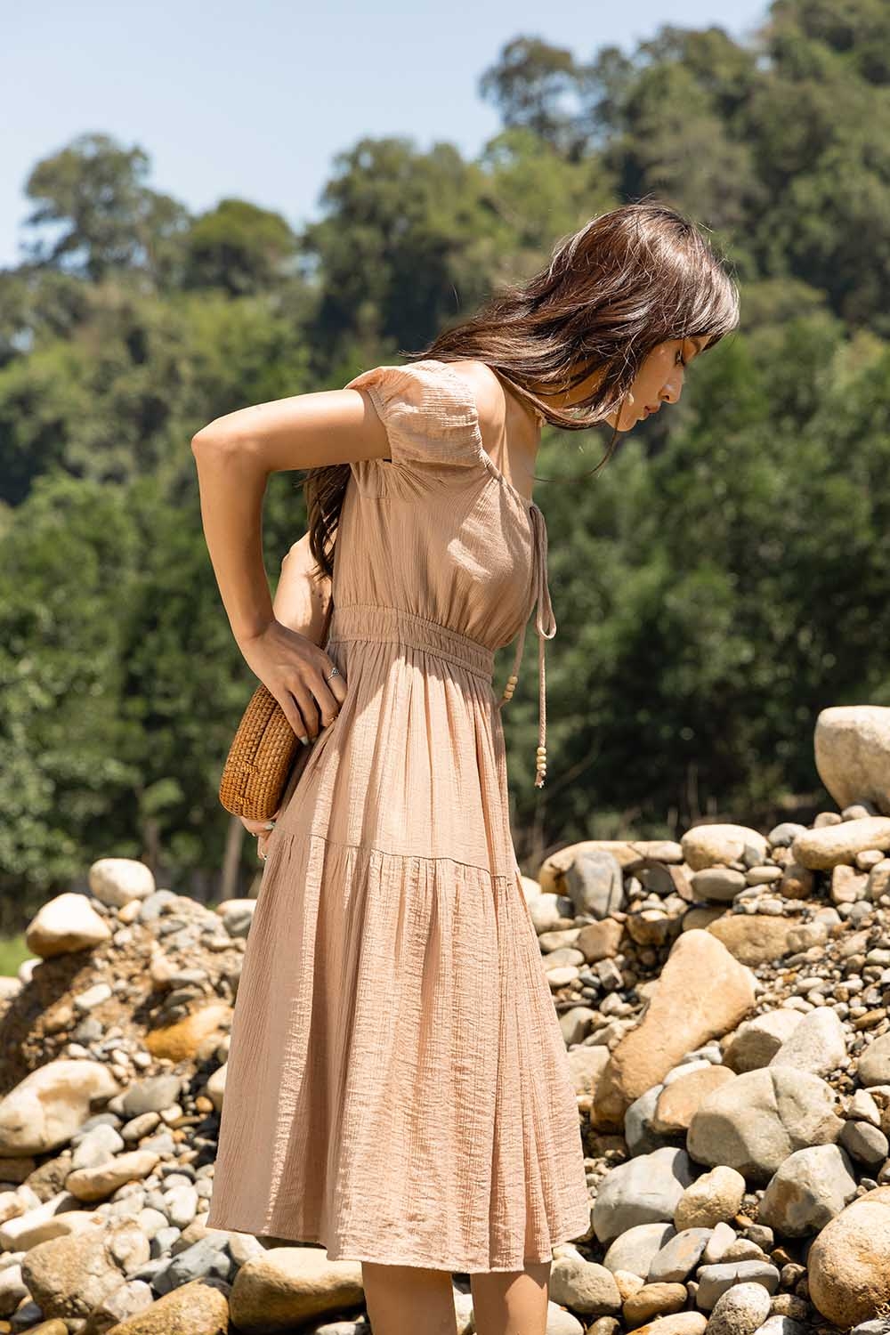 Đầm xòe trễ vai cổ phối nơ 