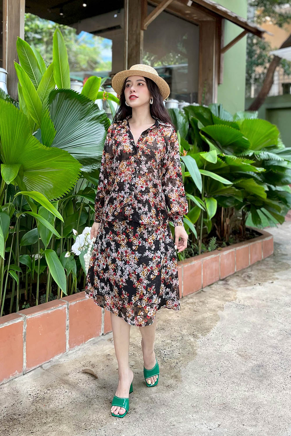 Áo sơ mi họa tiết hoa tay dài 