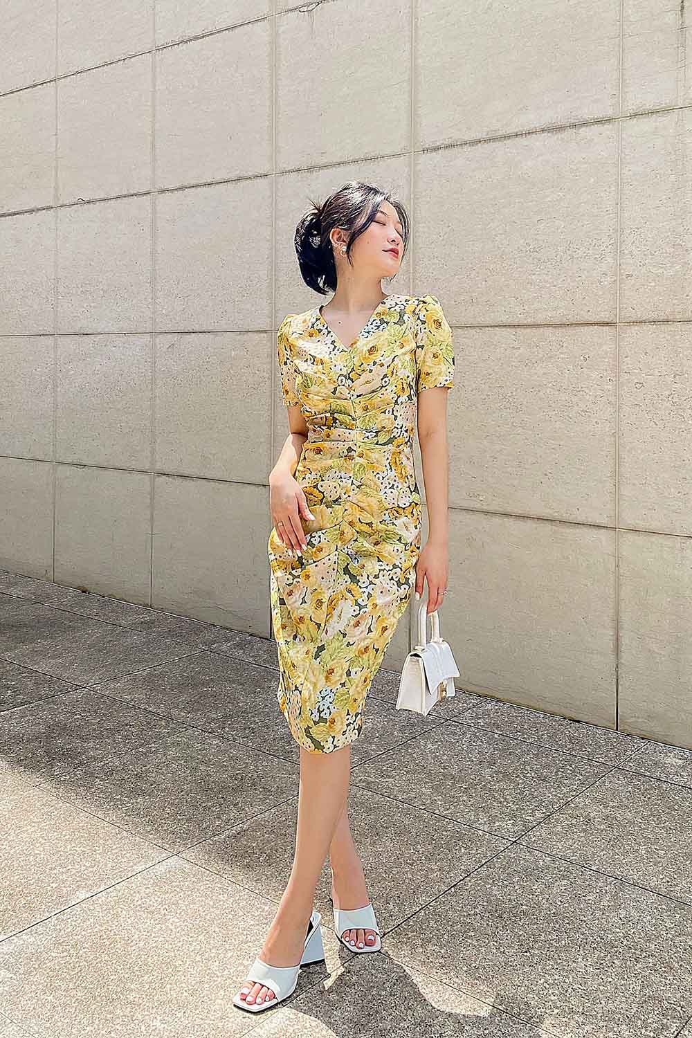 Đầm hoa công sở dáng ôm nhẹ 