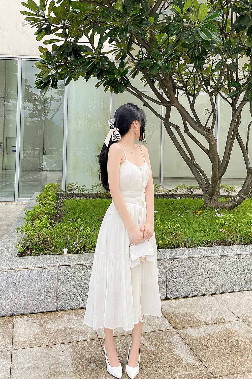 Đầm xòe midi hai dây màu trắng 