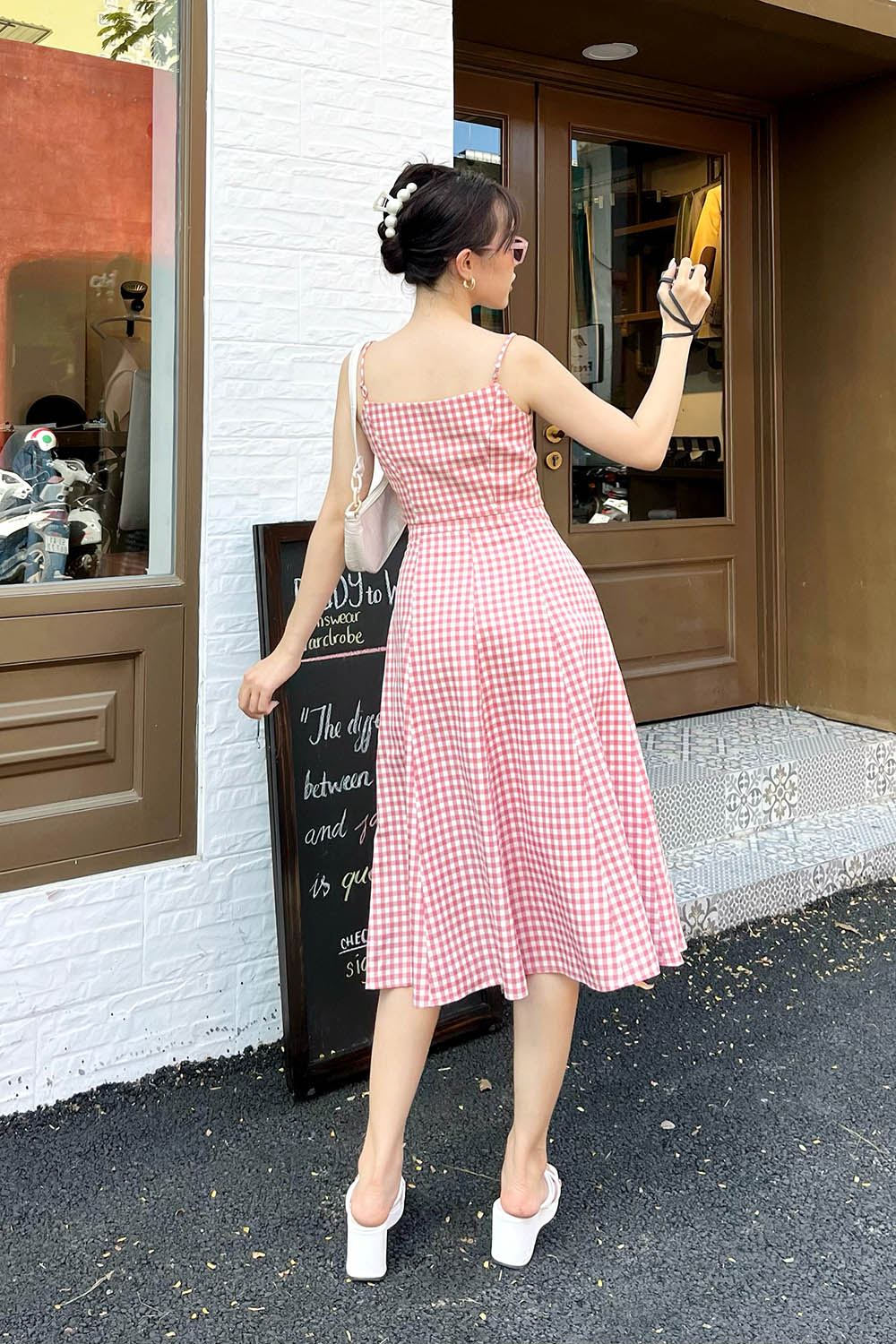 Chân váy midi dáng xòe họa tiết caro 