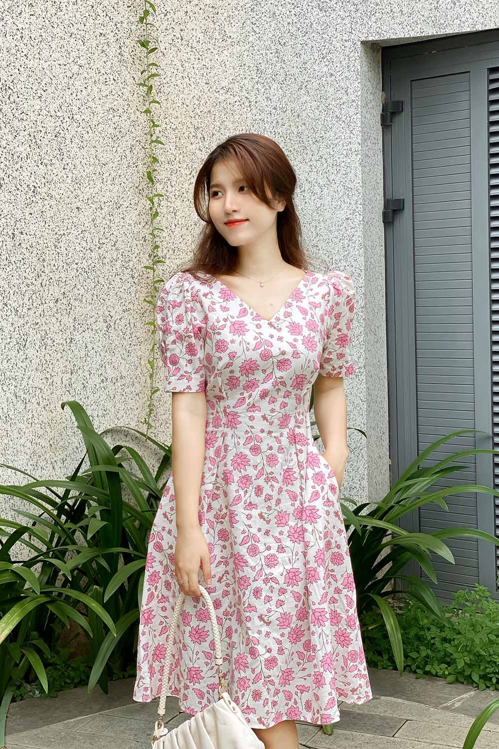 Đầm công sở hoa cổ V dáng xòe 