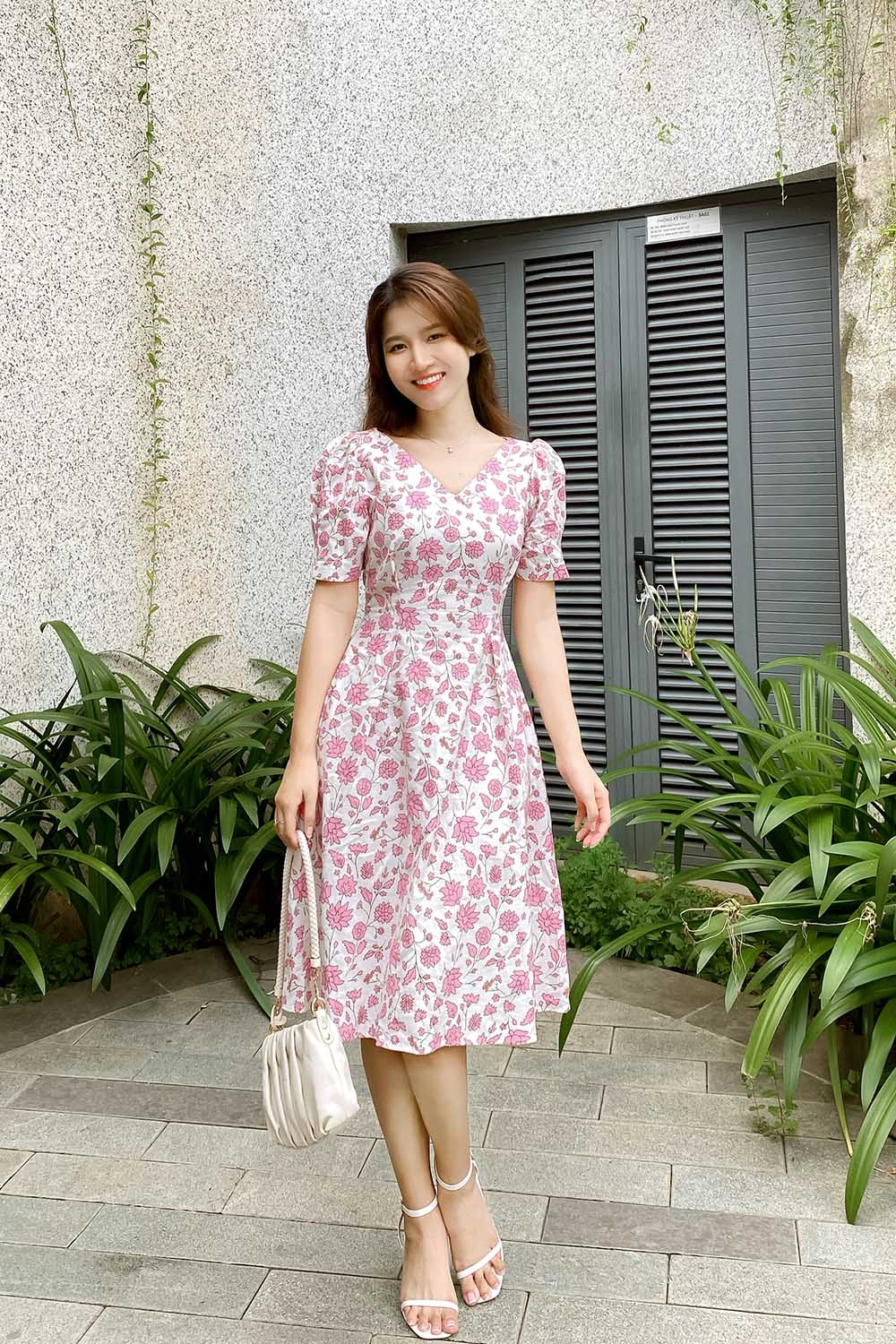 Đầm công sở hoa cổ V dáng xòe 