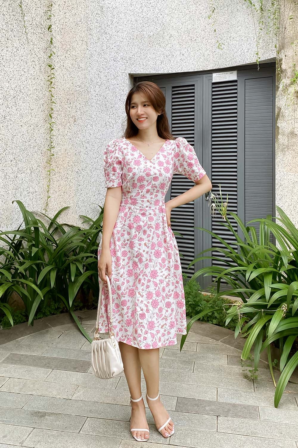 Đầm công sở hoa cổ V dáng xòe 