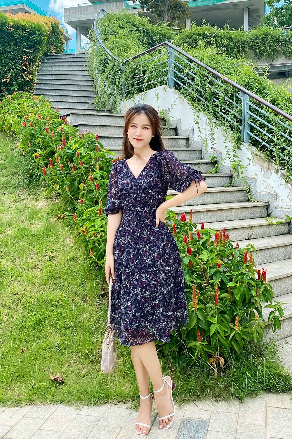 Đầm xòe hoa công sở tay lỡ phối nơ 