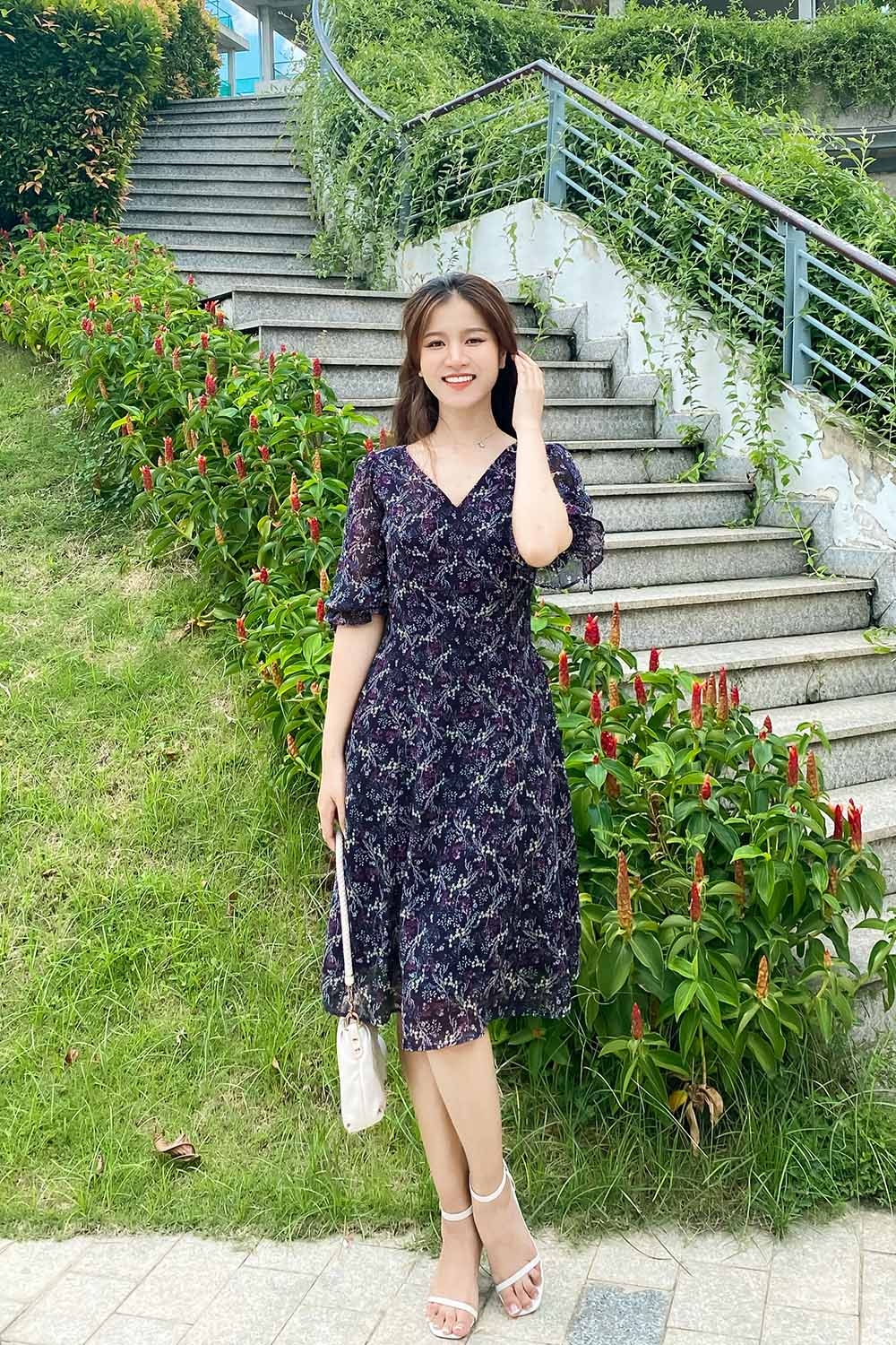 Đầm xòe hoa công sở tay lỡ phối nơ 