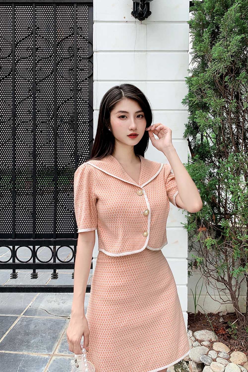 Áo kiểu hàn quốc phối nút ngọc trai 