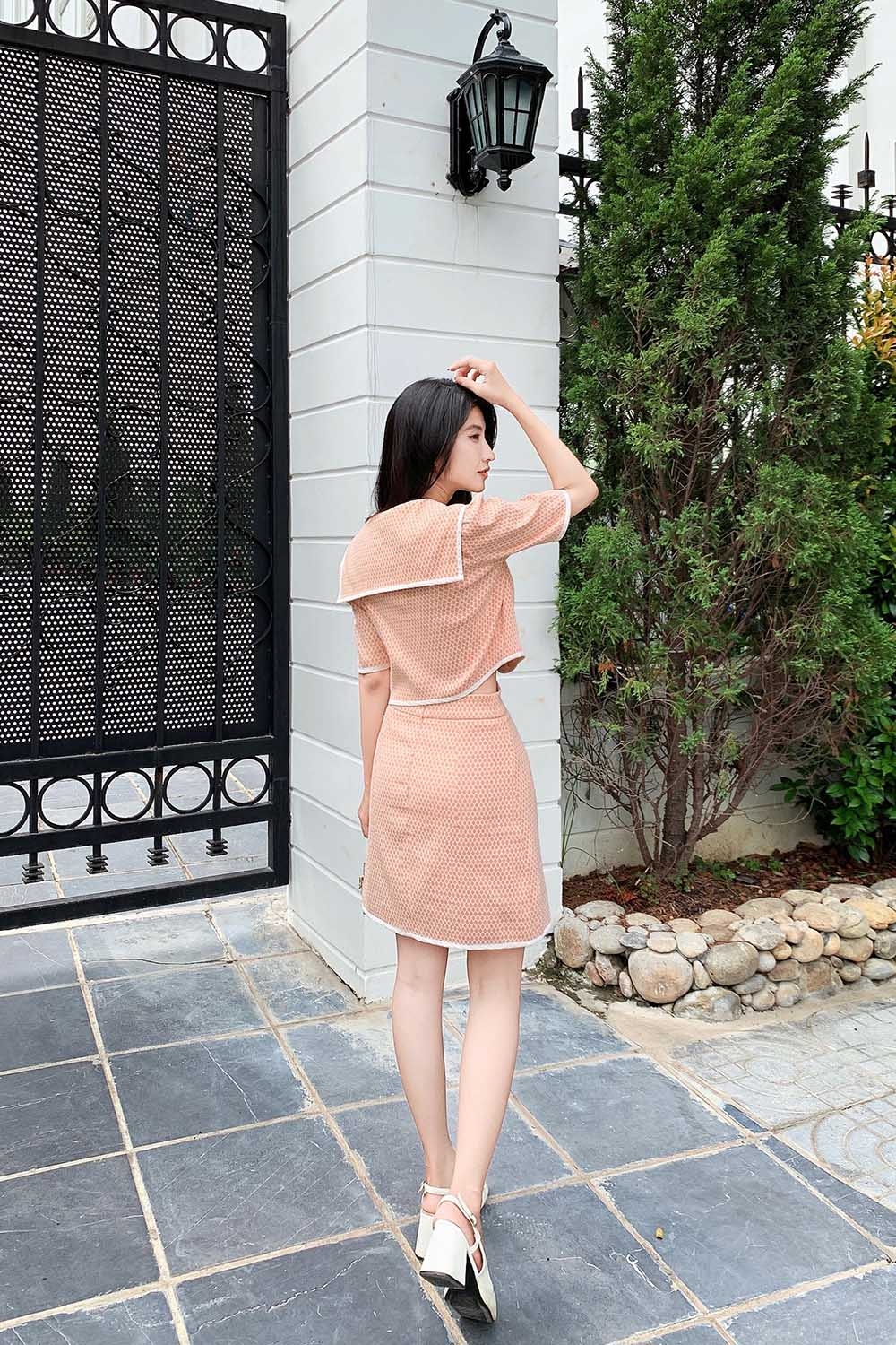 Chân váy chữ A ngắn họa tiết caro 