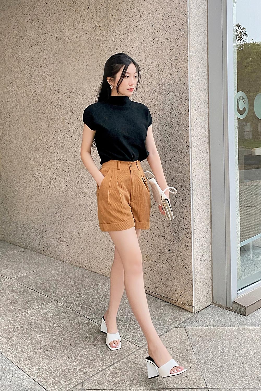 Quần short nữ vải nhung tăm 