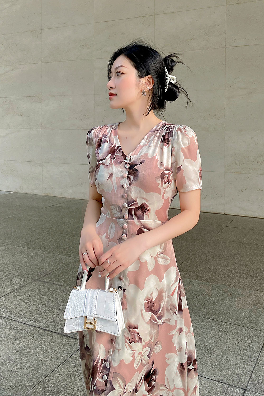 Đầm hoa dáng chữ A cổ tim phối nút 