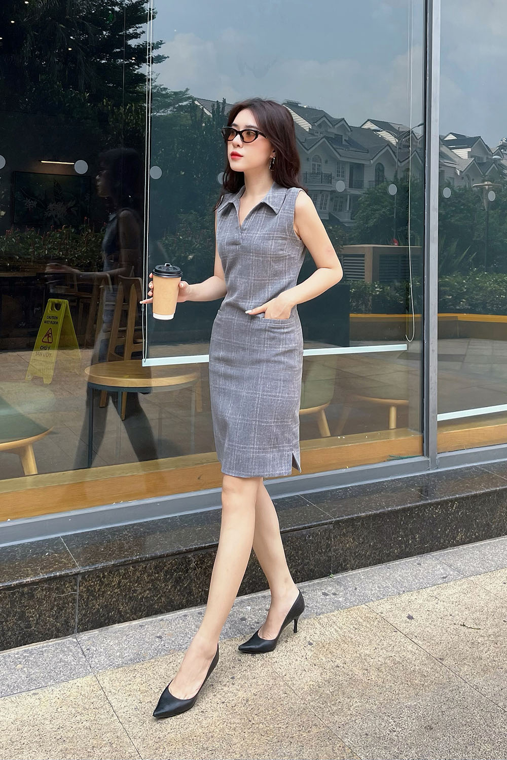 Đầm suông kẻ cổ sơ mi phối túi 