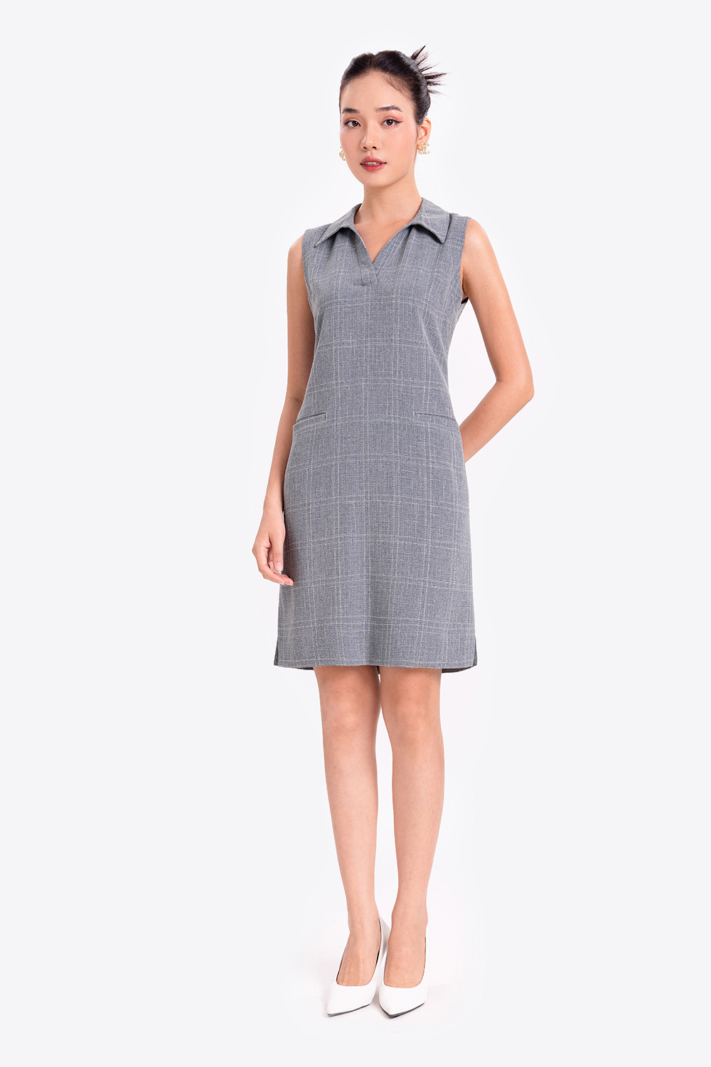 Đầm suông kẻ cổ sơ mi phối túi 