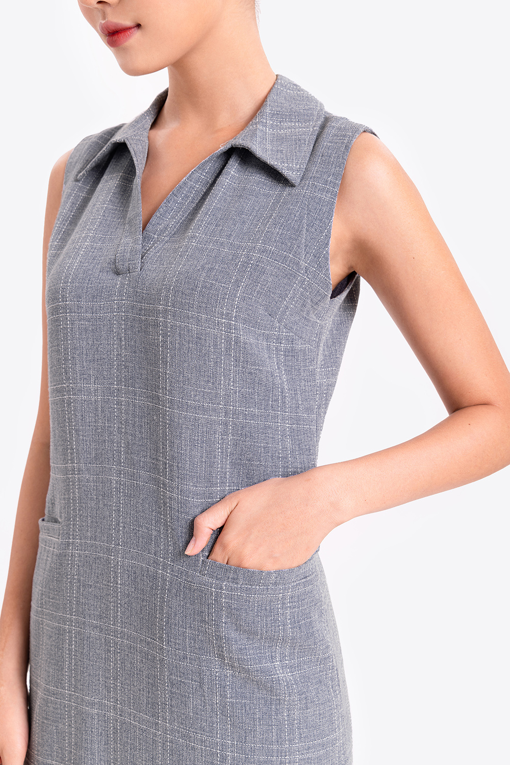 Đầm suông kẻ cổ sơ mi phối túi 