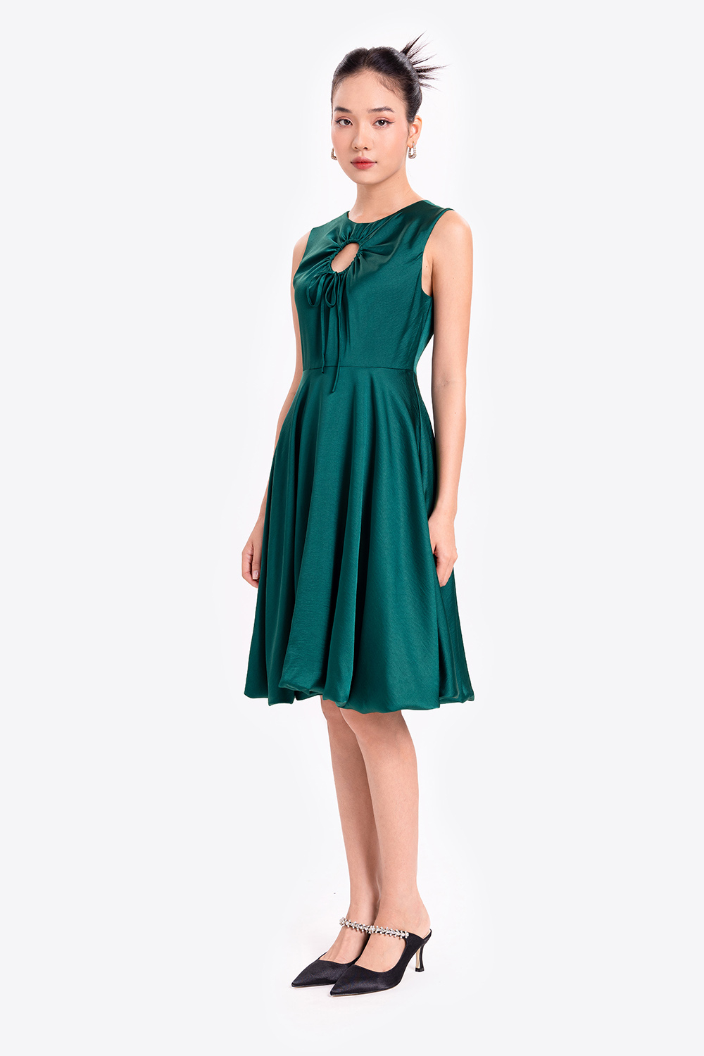 Đầm xòe dự tiệc sát nách ngực cut-out 