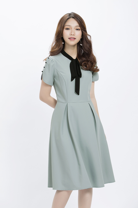 Đầm xòe tay ngắn đính nút phối nơ KK80-05