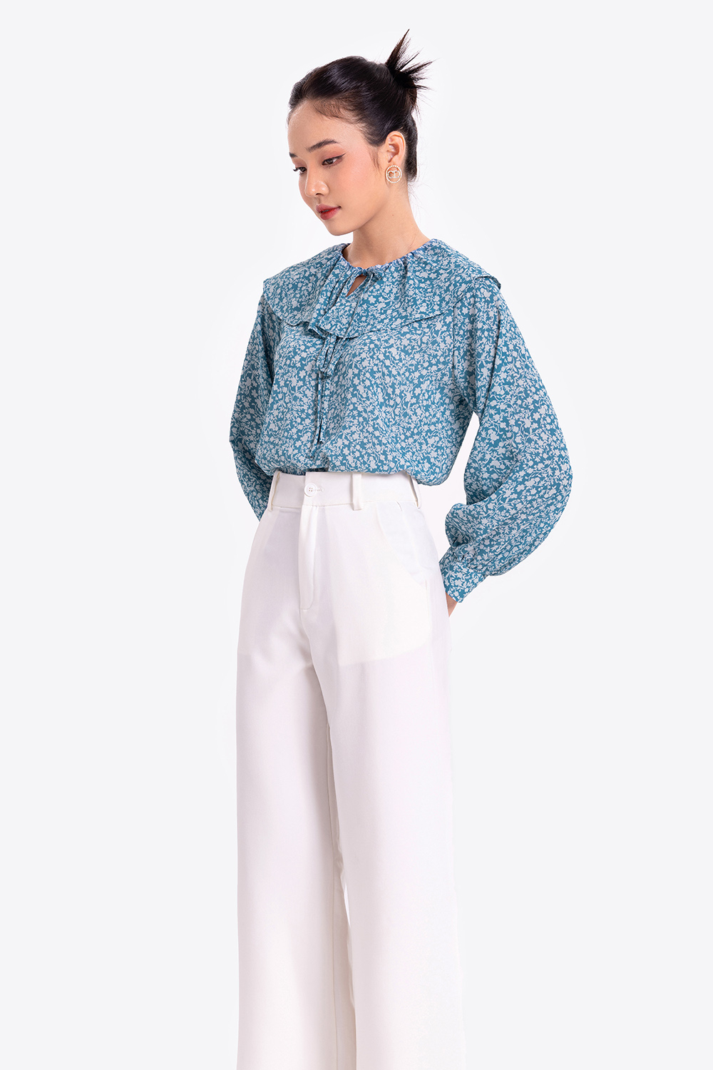 Áo kiểu nữ họa tiết hoa cổ sen phối nơ 