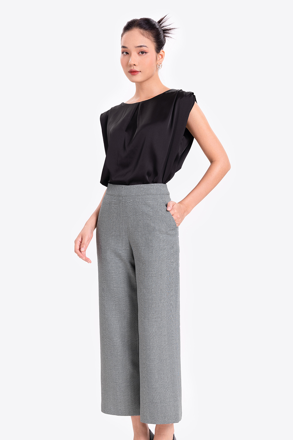 Quần công sở dáng lửng ống suông