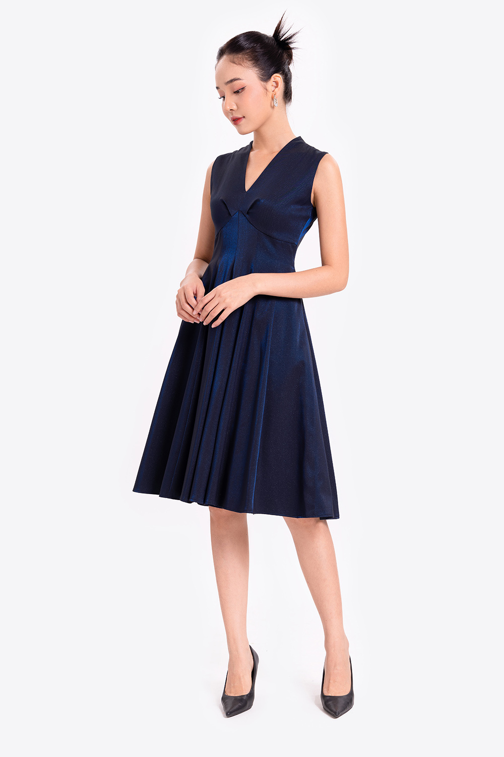 Đầm dự tiệc dáng xòe xếp ly nhấn ngực 