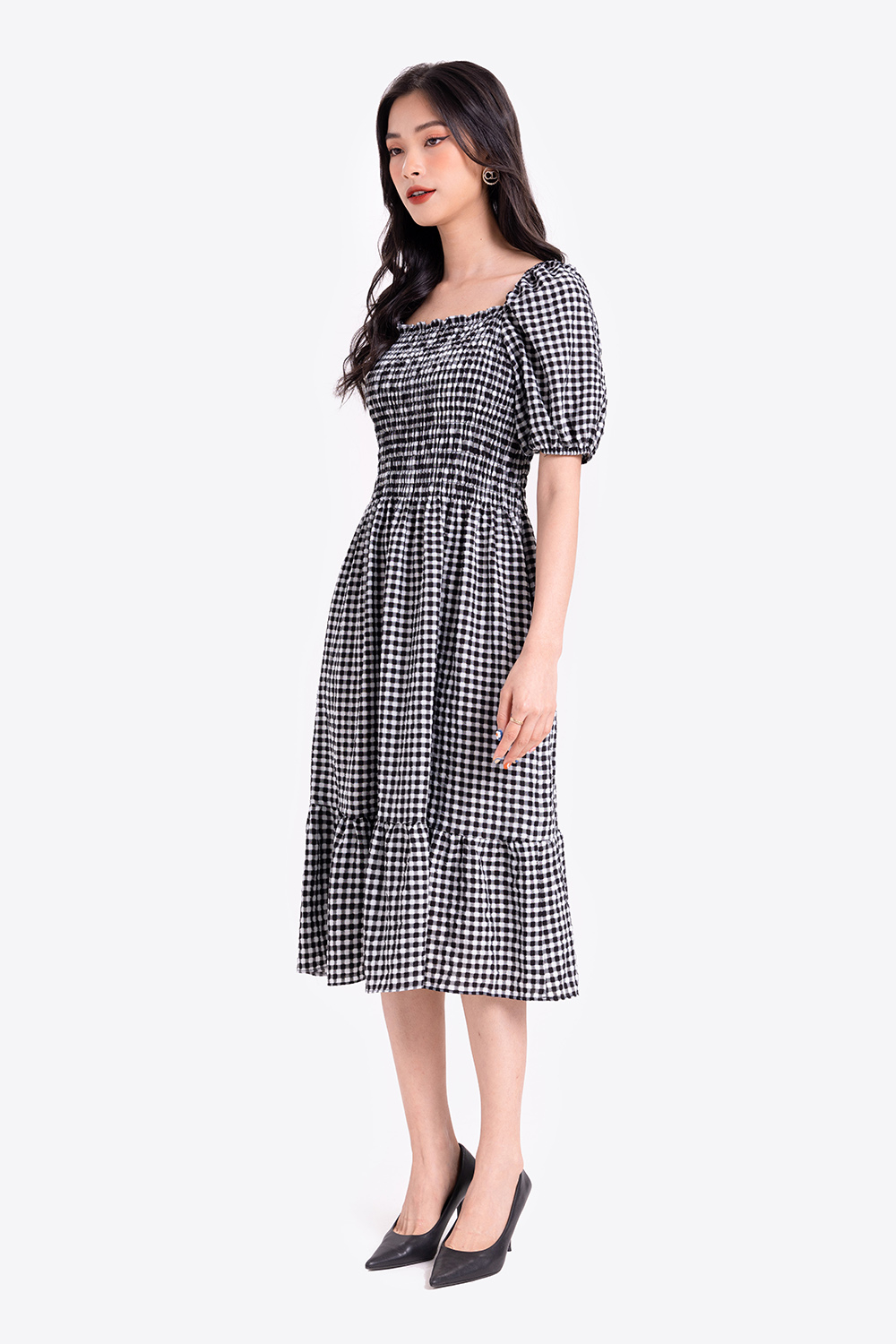 Đầm xòe midi đuôi cá cổ vuông 